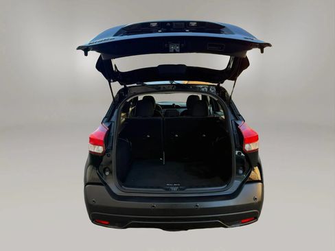 Used 2020 Nissan Kicks SV FWD image 28