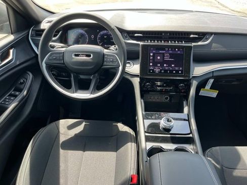 New 2026 Jeep Grand Cherokee Laredo AWD/4WD image 16