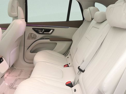 Certified 2023 Mercedes-Benz EQS 580 4MATIC SUV image 31