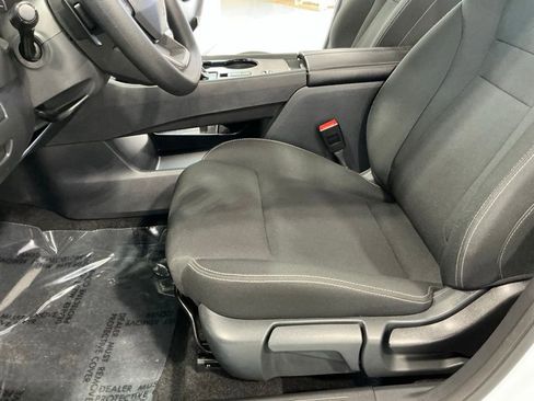 Used 2025 Nissan Rogue S FWD image 10