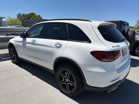Used 2022 Mercedes-Benz GLC 300 4MATIC image 3