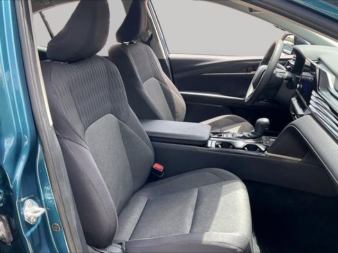 Used 2025 Toyota Camry LE FWD image 9