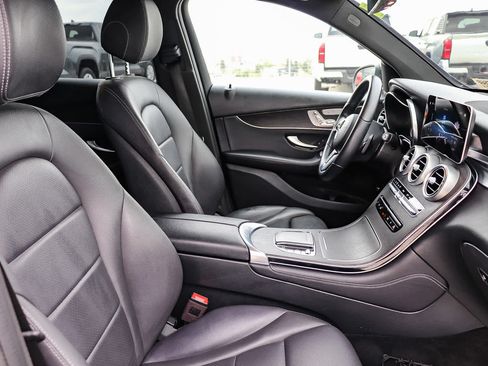 Used 2020 Mercedes-Benz GLC 300 image 14