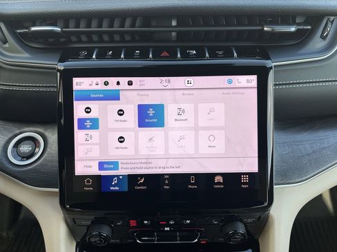 Used 2024 Jeep Grand Cherokee L Limited w/ Luxury Tech Group II image 23