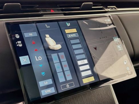 New 2026 Land Rover Range Rover SE AWD/4WD image 16