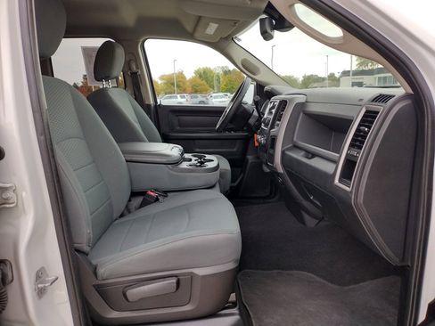 Used 2016 RAM 1500 ST w/ SXT Appearance Group image 9