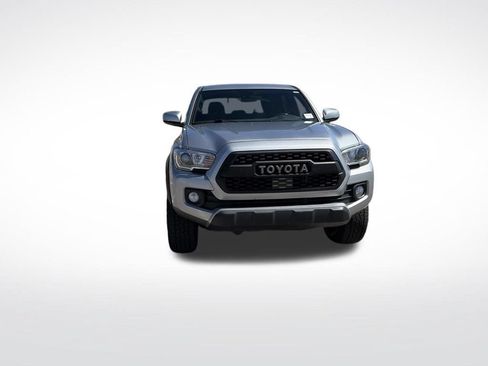 Used 2022 Toyota Tacoma TRD Off-Road AWD/4WD image 8