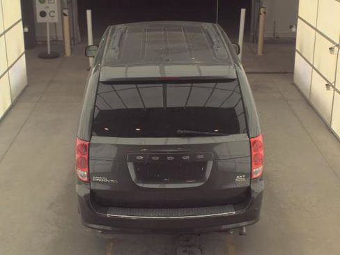 Used 2019 Dodge Grand Caravan SXT w/ Mopar Premium Addition Group image 5