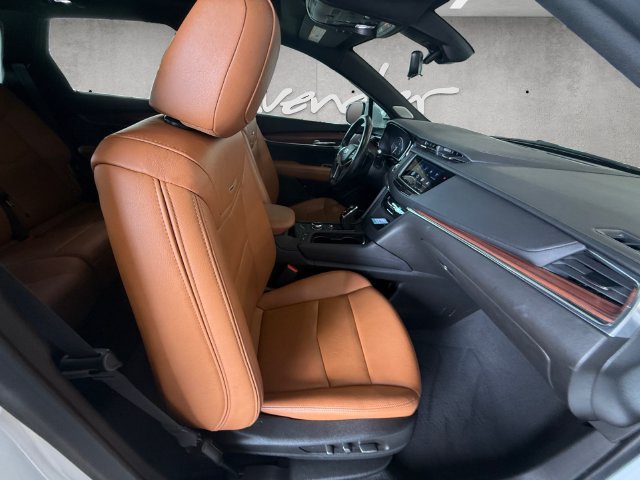 Used 2023 Cadillac XT5 Premium Luxury w/ Technology Package FWD image 24