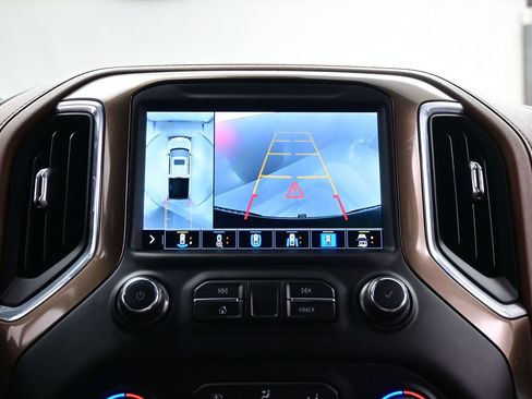 Used 2021 Chevrolet Silverado 1500 High Country w/ Technology Package AWD/4WD image 20