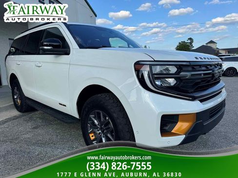 Used 2025 Ford Expedition Tremor AWD/4WD image 4