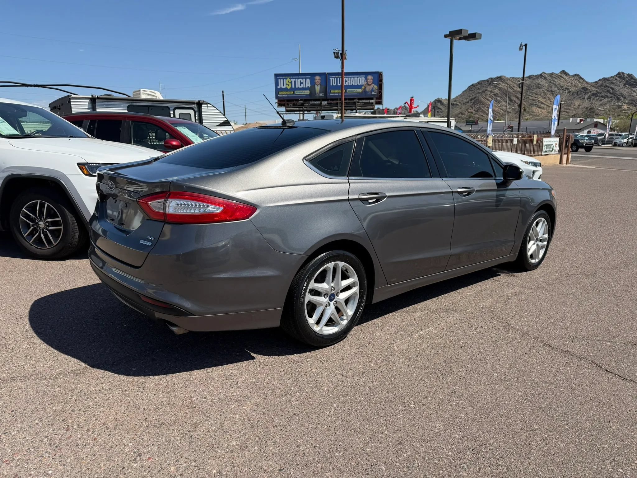 Used 2014 Ford Fusion SE FWD image 5