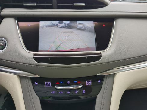 Used 2019 Cadillac XT5 Luxury image 25