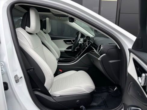 Used 2025 Mercedes-Benz C 300 Sedan image 44