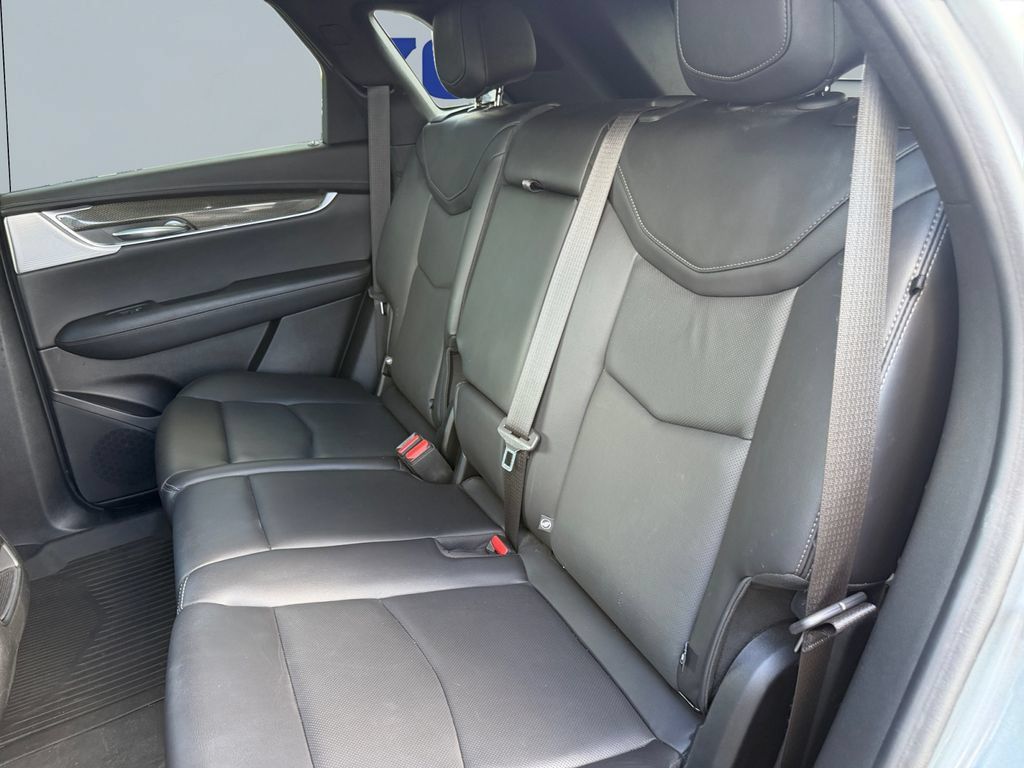 Used 2023 Cadillac XT5 Sportv w/ Technology Package AWD/4WD image 16
