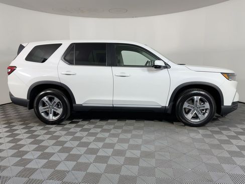 New 2025 Honda Pilot EX-L image 8