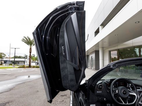 New 2026 McLaren 750S Spider image 32