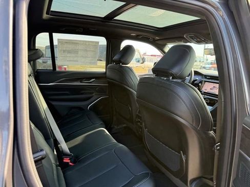New 2026 Jeep Grand Cherokee Limited AWD/4WD image 5