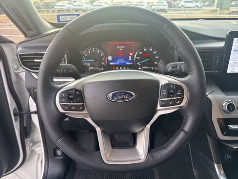Used 2024 Ford Explorer XLT w/ Equipment Group 202A image 13