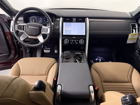 Used 2026 Land Rover Discovery Limited Edition AWD/4WD image 23