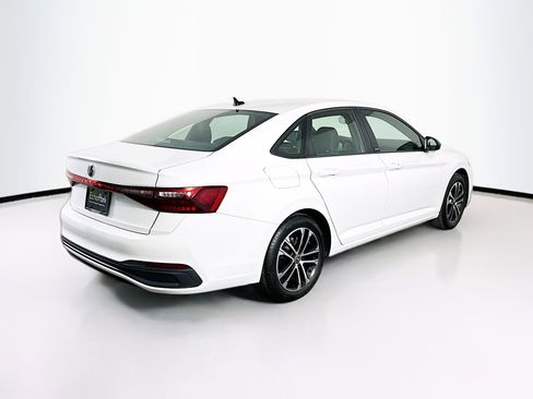 Used 2025 Volkswagen Jetta Sport image 9