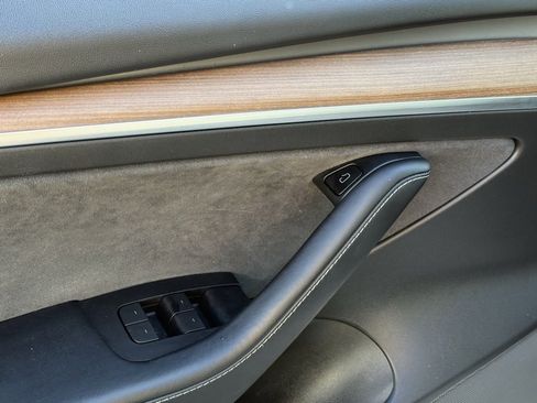 Used 2022 Tesla Model 3 Long Range image 9