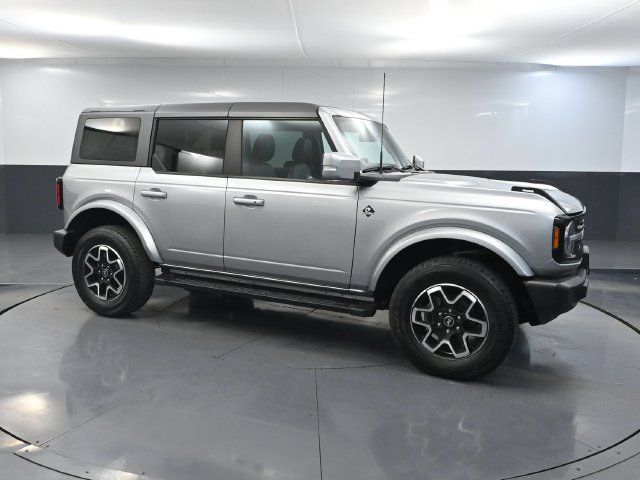 Used 2023 Ford Bronco Outer Banks AWD/4WD image 3