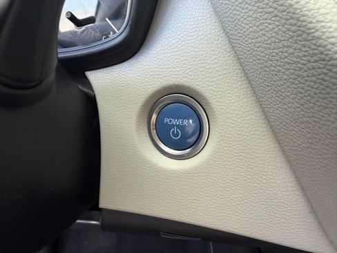 Used 2022 Toyota Corolla LE FWD image 11