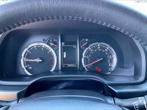 Used 2022 Toyota 4Runner TRD Off-Road Premium AWD/4WD image 26