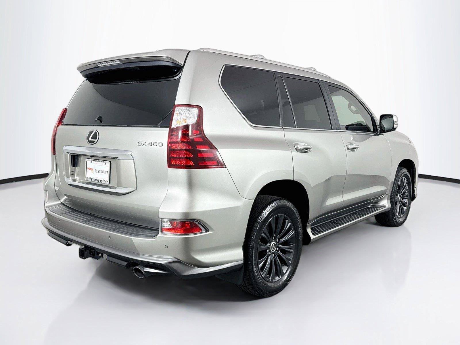 Used 2022 Lexus GX 460 Luxury w/ Sport Design Package AWD/4WD image 3