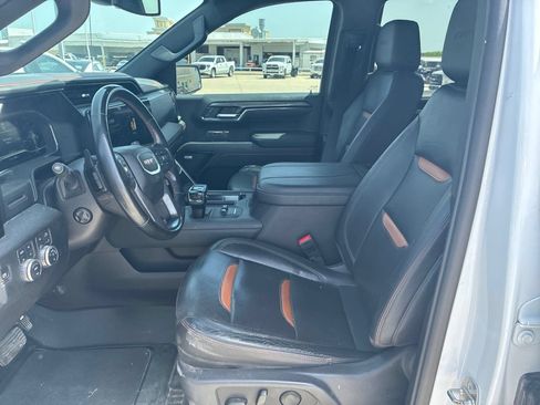 Used 2024 GMC Sierra 1500 AT4 w/ AT4 Premium Package AWD/4WD image 14