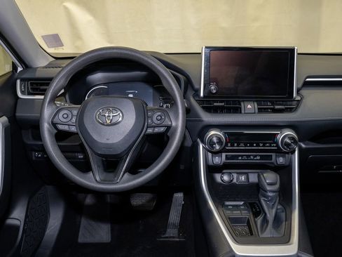 Used 2024 Toyota RAV4 XLE image 2