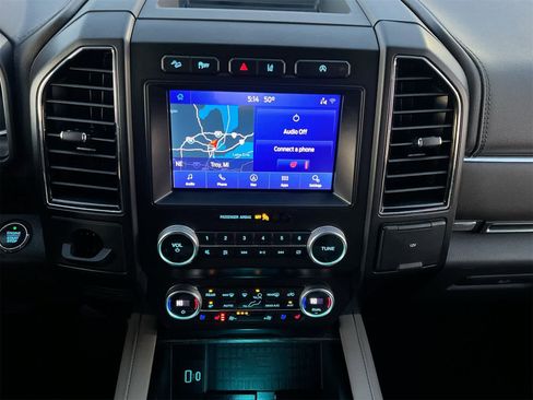 Used 2021 Ford Expedition Limited image 25