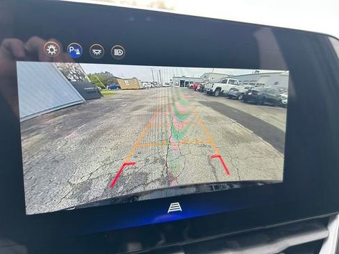 Used 2025 Chevrolet Equinox LT AWD/4WD image 27