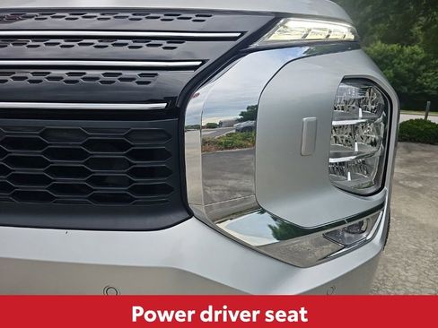 Used 2024 Mitsubishi Outlander SE AWD/4WD image 7