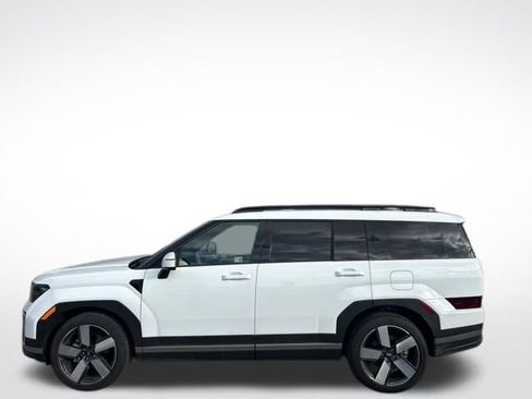 Used 2025 Hyundai Santa Fe Limited image 9