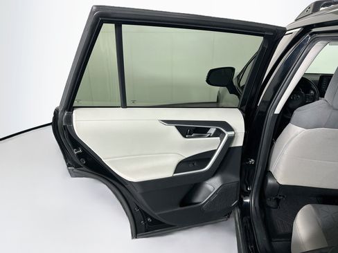 Used 2021 Toyota RAV4 XLE w/ Convenience Package FWD image 26
