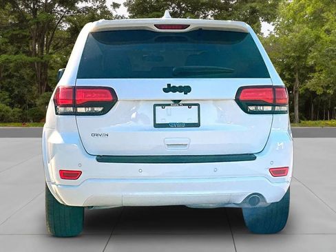 Used 2021 Jeep Grand Cherokee Laredo X RWD image 4