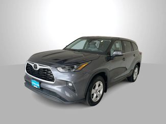Used 2023 Toyota Highlander LE AWD/4WD video 1