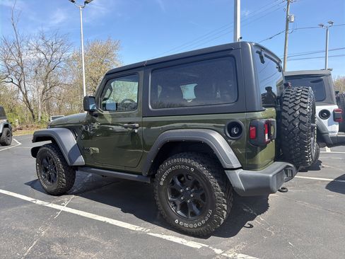 Certified 2022 Jeep Wrangler Sport AWD/4WD image 4