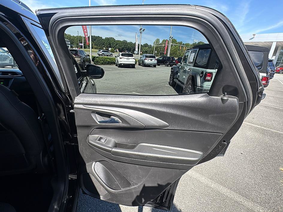 Used 2022 Chevrolet TrailBlazer RS FWD image 28