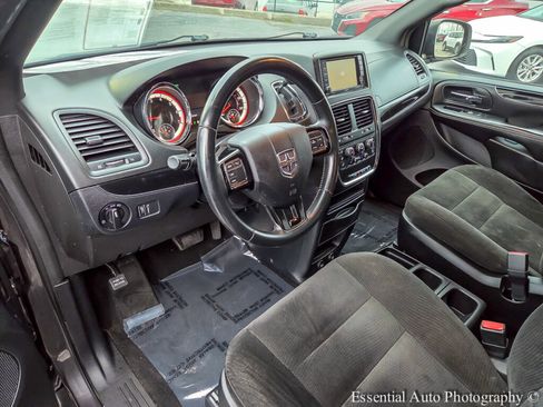 Used 2017 Dodge Grand Caravan SE image 11