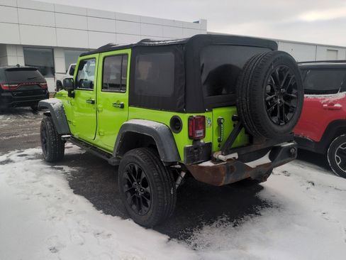 Used 2013 Jeep Wrangler Unlimited Rubicon w/ Connectivity Group image 6