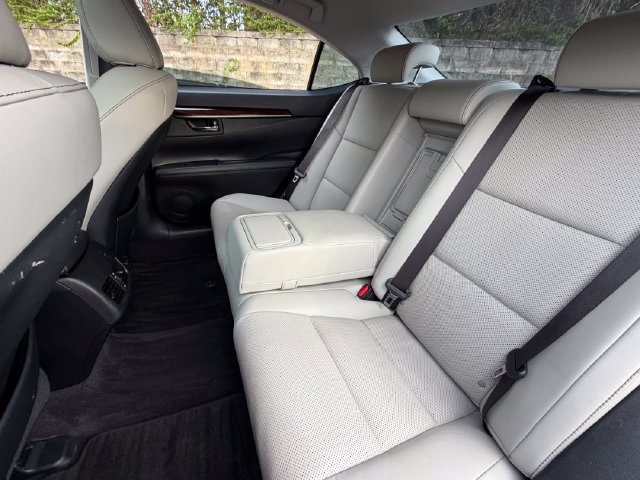 Used 2014 Lexus ES 350 w/ Premium Package FWD image 36