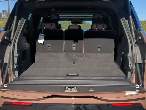 New 2025 Lincoln Navigator L Black Label image 23