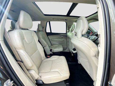 Used 2021 Volvo XC90 T6 Inscription w/ Protection Package Premier image 31