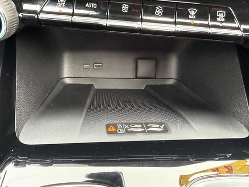 Used 2026 Chevrolet Traverse RS image 34