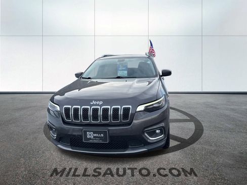 Used 2019 Jeep Cherokee Limited image 3
