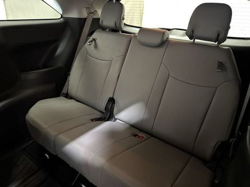 Used 2025 Toyota Sienna XLE AWD/4WD image 15