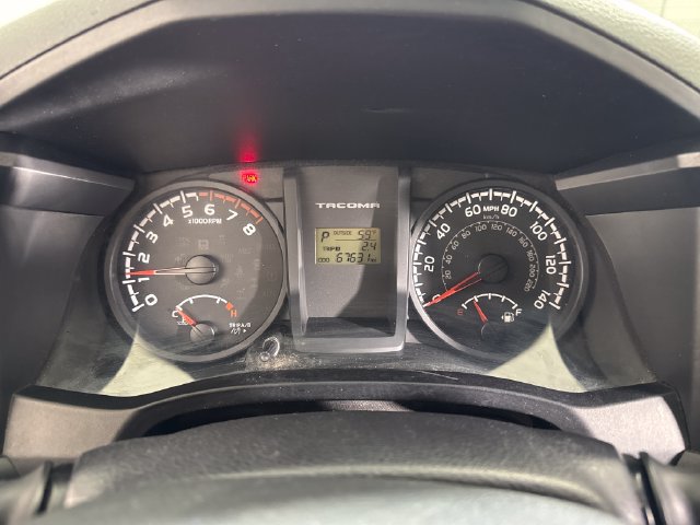 Used 2017 Toyota Tacoma SR AWD/4WD image 25
